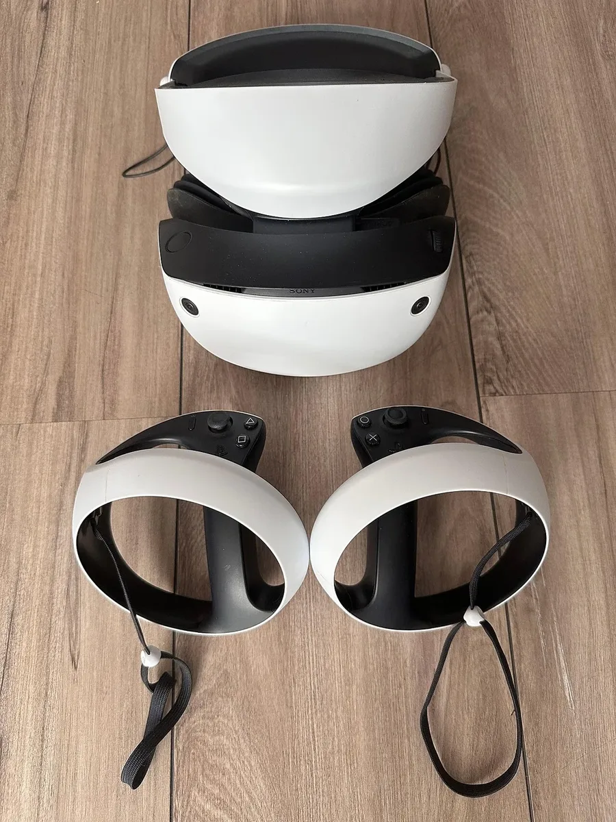 لوازم جانبی پلی استیشن 5 – هدست PS VR2 و کنترلرهای Sense