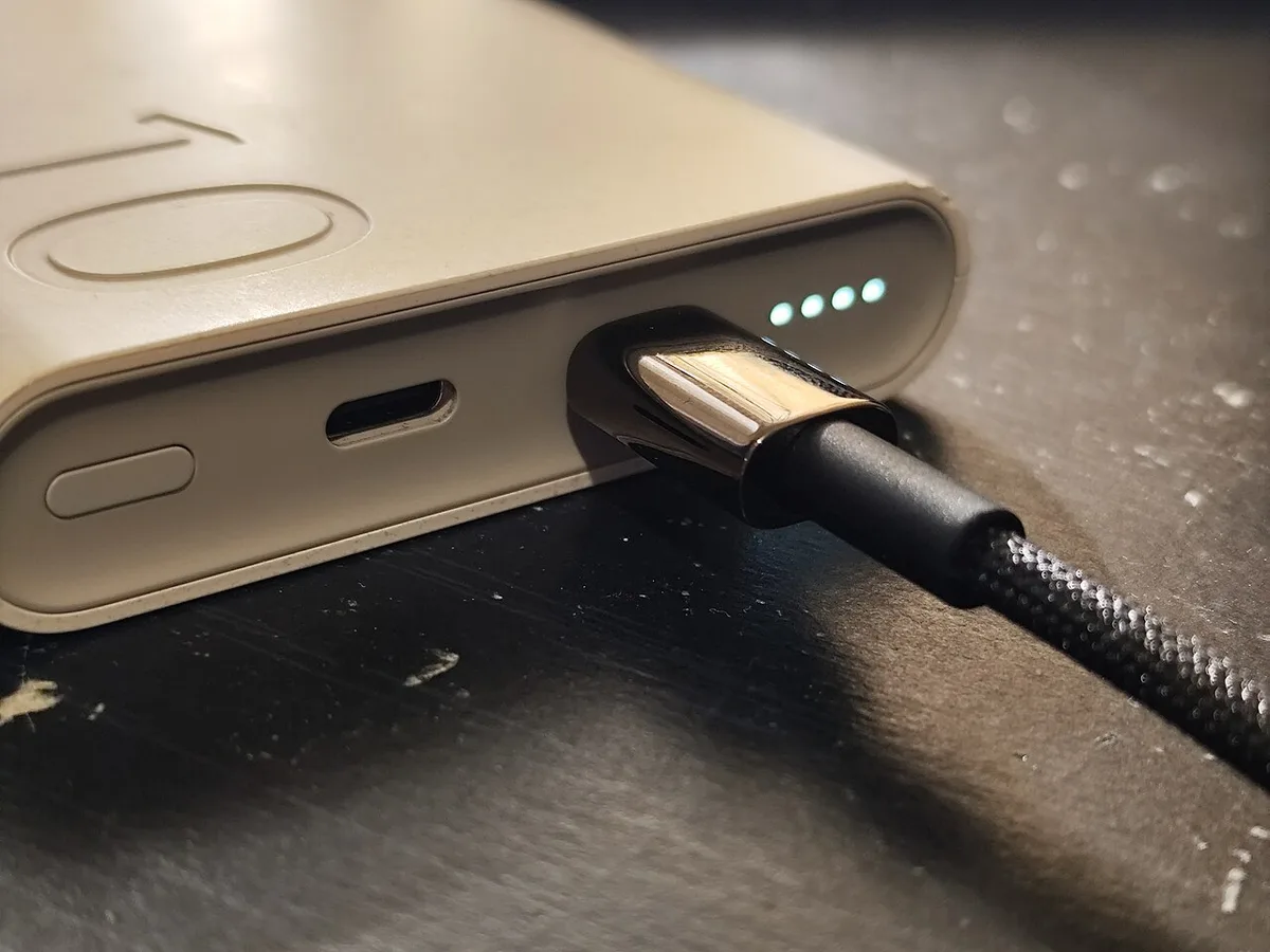 کابل نینتندو سوییچ – کابل USB-C متصل به پاوربانک