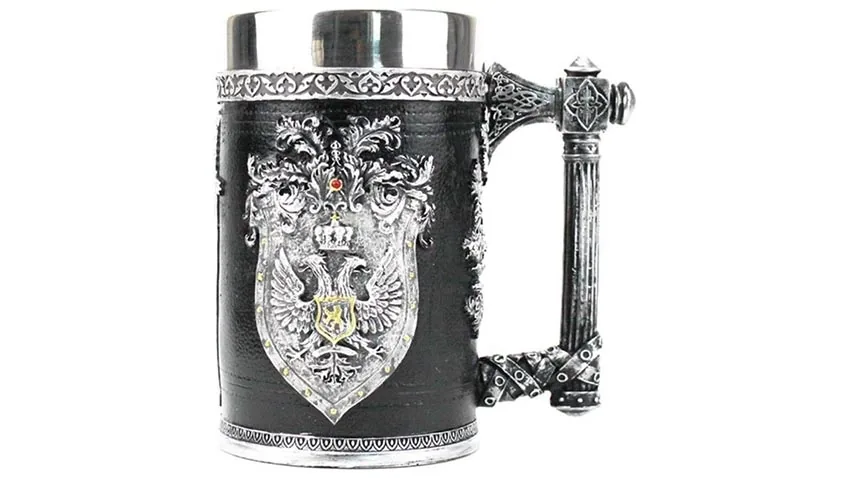 لیوان طرح تاج و سپر Winged Sword and Shield Skull Crest - تصویر معرفی 1