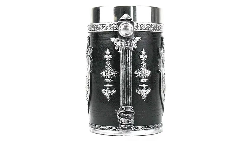 لیوان طرح تاج و سپر Winged Sword and Shield Skull Crest - تصویر معرفی 2